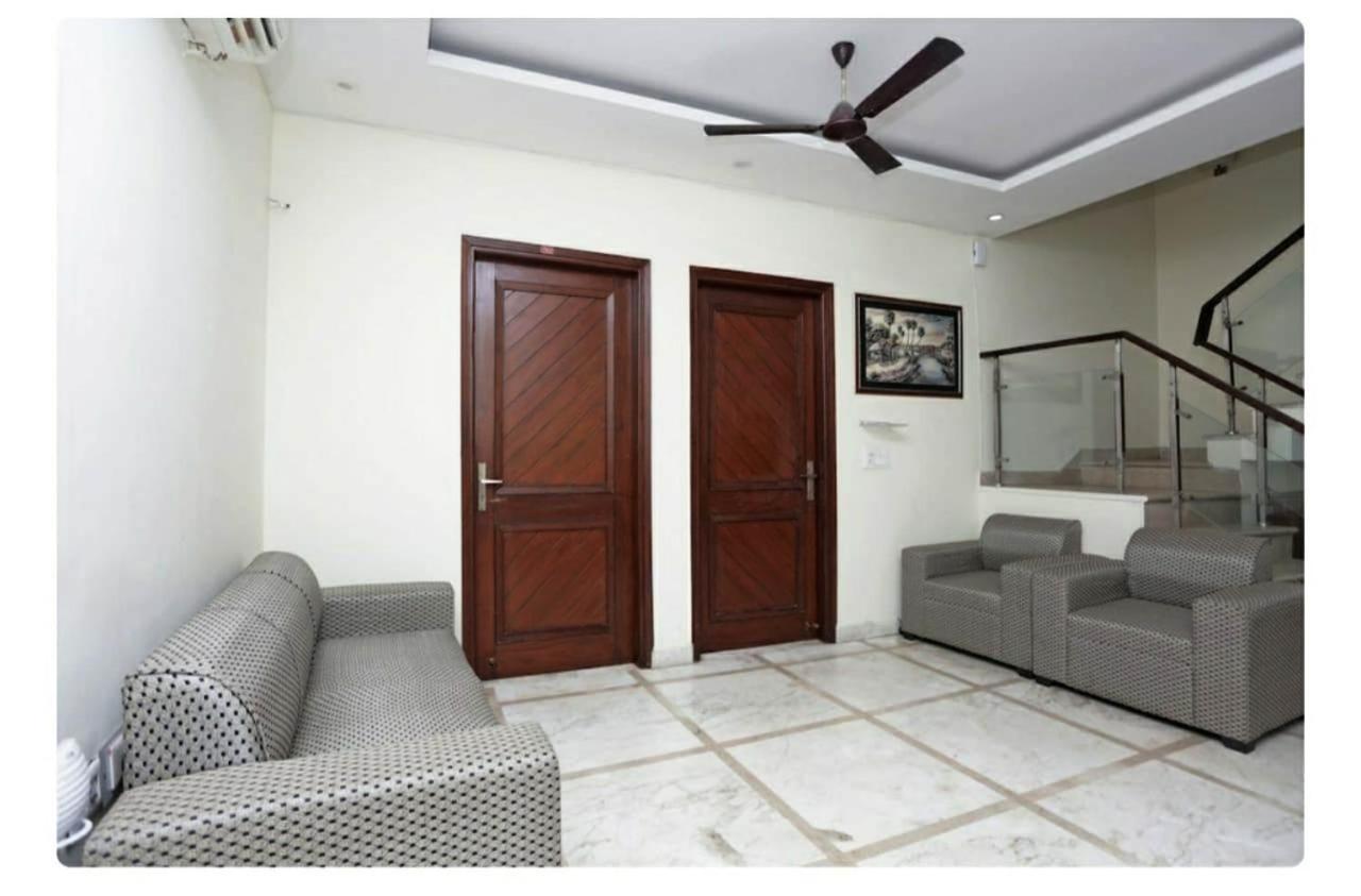 Hotel Inn נוידה מראה חיצוני תמונה
